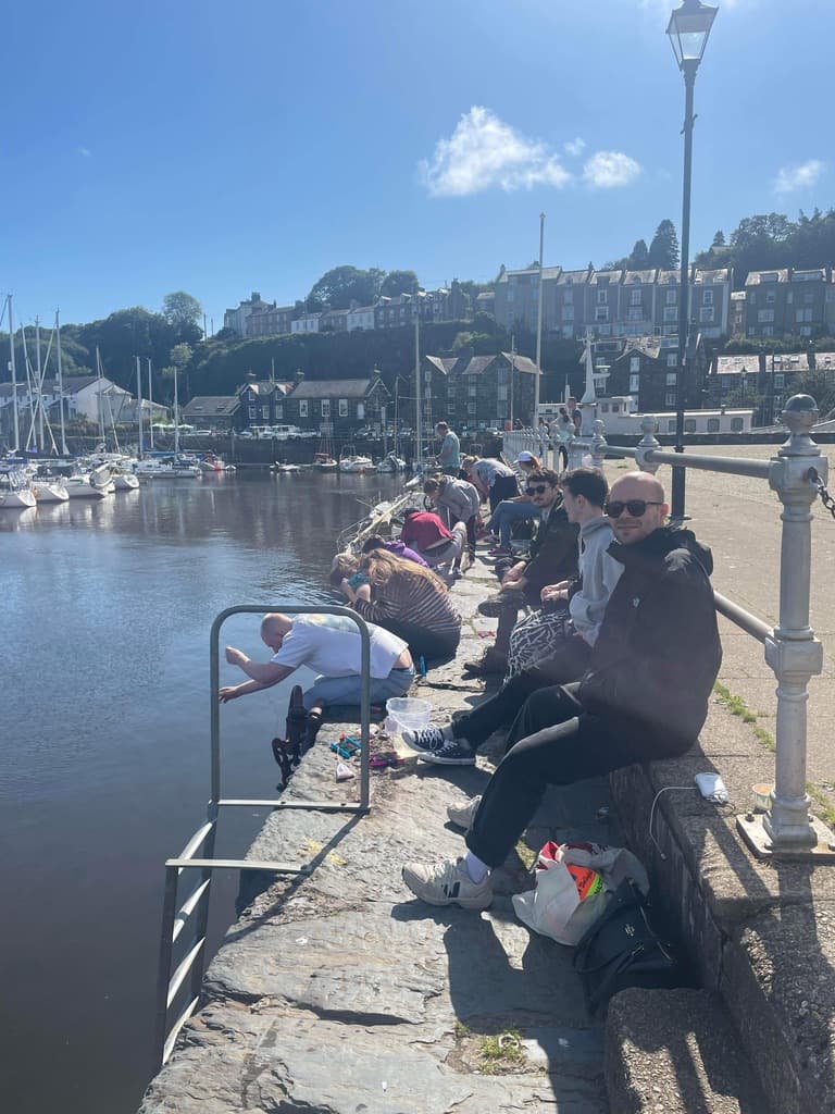 Photo of /_next/static/media/crabbing.a6f4cb99.jpeg