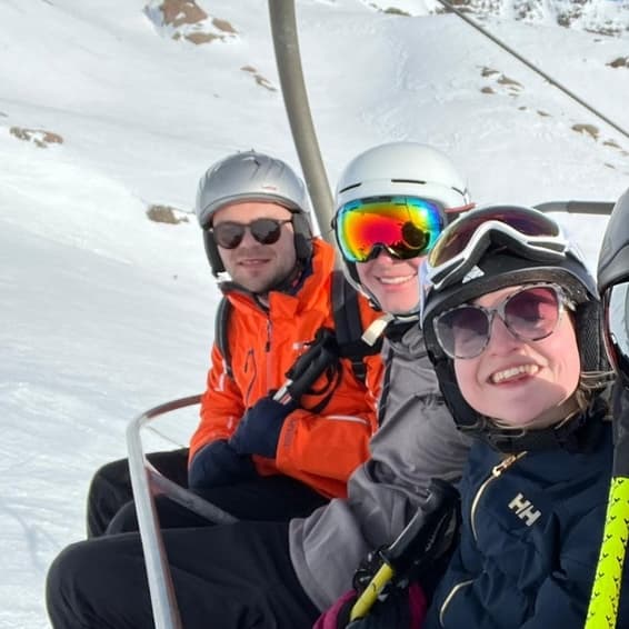 Photo of /_next/static/media/skiing.16ff0ee4.jpeg