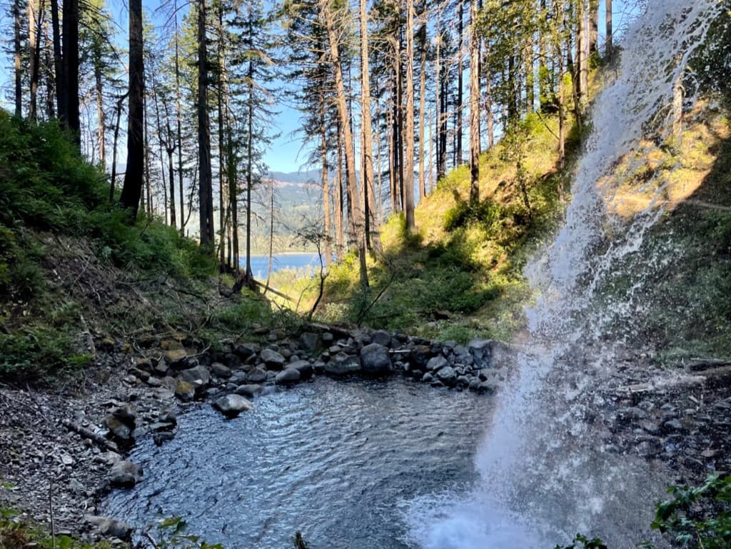Photo of /_next/static/media/waterfall.50cd78d1.jpeg